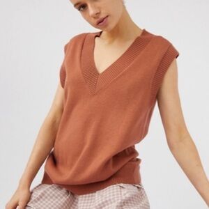 Aritzia Sunday Best Sweater Vest Tan/Burnt Orange Colour
